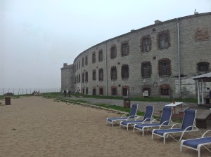 Katson autiota hiekkarantaa. Kuva Jani Ahti