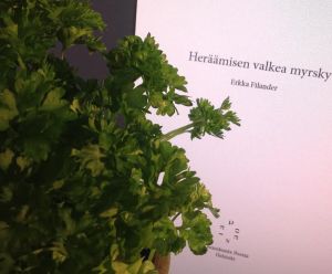 Vehreää runoutta. Poesia tarjoaa kotisivuillaan teoksiaan luettaviksi PDF-muodossa.