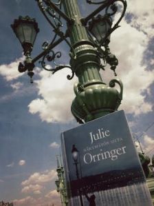 Romaani matkusti budapestilaisen sillan pieleen.