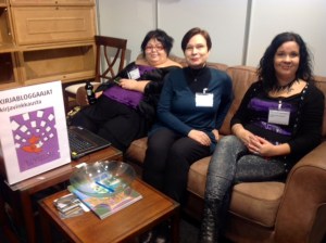 Blogaajapisteessä vuorossa Lukutoukka, Ja kaikkea muuta sekä Rakkaudesta kirjoihin