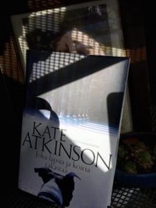 Joka lapsia ja koiria rakastaa