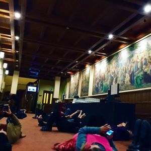 Bloggariklubilaiset saivat 27.10.2015 ennen esitystä nauttia teatterikierroksesta ja aivan uudesta perspektiivistä teatteriin.