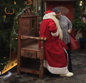 Joulupukin syli on avoin