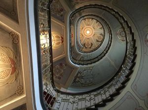 Kotimuseon rappukäytävä